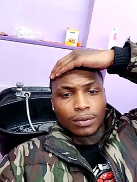 Snapshot of Dropdingo chatting on February 26, 2026, 7:24 pm Dropdingo online show from February 26, 2026, 7:24 pm