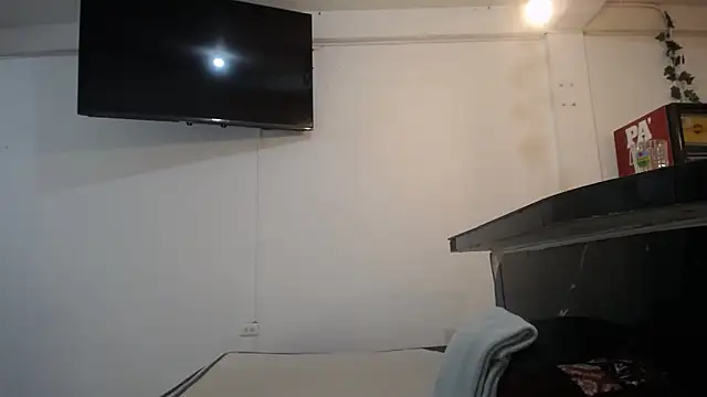 yohacriss online show from September 11, 2025, 10:54 pm