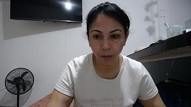 yohacriss online show from October 20, 2025, 8:09 pm