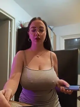 IvyClouds online show from June 25, 2026, 10:09 am