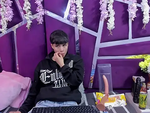 Snapshot of Bruno_Cruzz chatting on November 29, 2025, 2:25 am Bruno Cruzz online show from November 29, 2025, 2:25 am