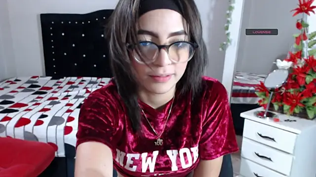 Snapshot of Coraline_Playful chatting on September 20, 2025, 12:50 pm Coraline Playful online show from September 20, 2025, 12:50 pm