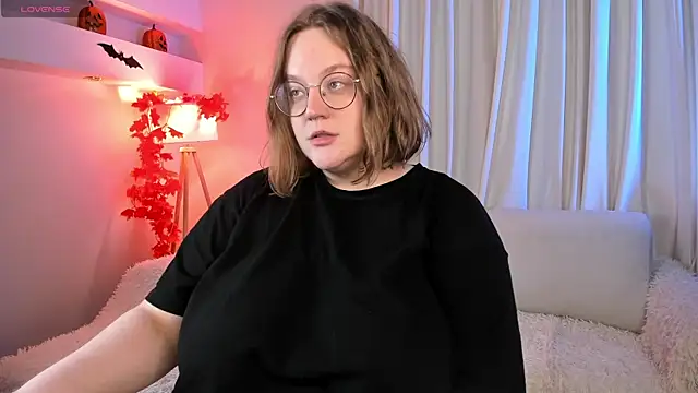 Snapshot of Alissa_S chatting on October 31, 2025, 4:19 pm Alissa S online show from October 31, 2025, 4:19 pm