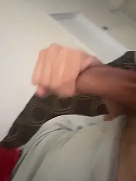 Snapshot of lionr0660 chatting on September 16, 2025, 9:05 pm lionr0660 online show from September 16, 2025, 9:05 pm