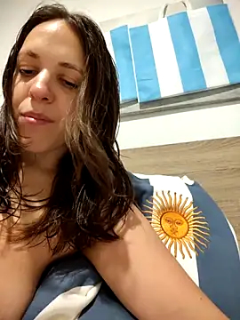 Snapshot of lauflor chatting on June 30, 2026, 10:27 am lauflor online show from June 30, 2026, 10:27 am