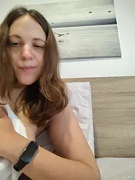 Snapshot of lauflor chatting on July 28, 2026, 12:48 pm lauflor online show from July 28, 2026, 12:48 pm