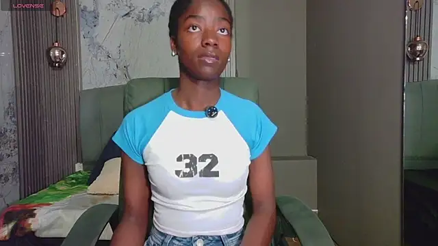 Snapshot of katia_green1 chatting on November 17, 2025, 11:49 am katia green1 online show from November 17, 2025, 11:49 am