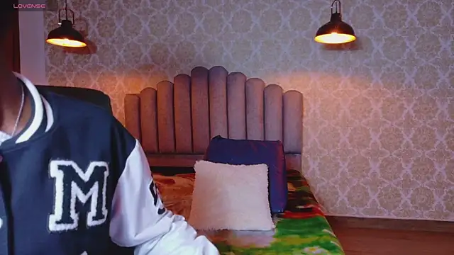 Snapshot of katia_green1 chatting on November 18, 2025, 12:20 pm katia green1 online show from November 18, 2025, 12:20 pm