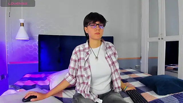 Snapshot of Tsuki_Maru chatting on September 16, 2025, 1:45 pm Tsuki Maru online show from September 16, 2025, 1:45 pm