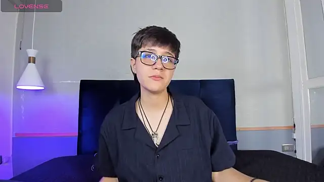 Snapshot of Tsuki_Maru chatting on November 17, 2025, 8:36 pm Tsuki Maru online show from November 17, 2025, 8:36 pm