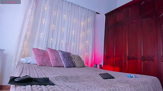 Snapshot of Shantal_777 chatting on September 12, 2025, 1:33 pm Shantal 777 online show from September 12, 2025, 1:33 pm