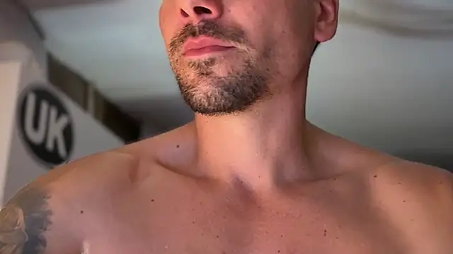 str8boyx online show from June 11, 2026, 12:32 am