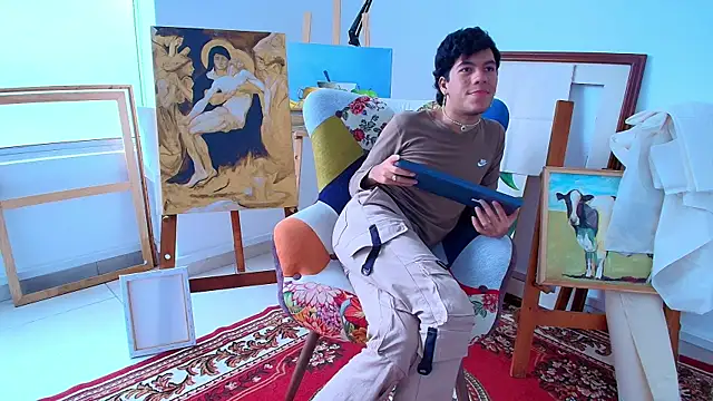 Snapshot of E_R_O_S_ chatting on October 8, 2025, 9:23 pm E R O S online show from October 8, 2025, 9:23 pm