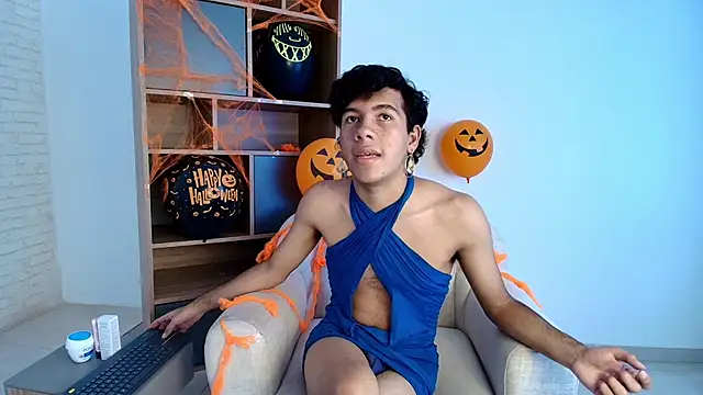 Snapshot of E_R_O_S_ chatting on October 28, 2025, 2:53 pm E R O S online show from October 28, 2025, 2:53 pm