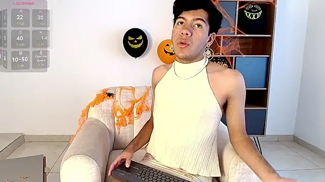 Snapshot of E_R_O_S_ chatting on November 2, 2025, 7:49 pm E R O S online show from November 2, 2025, 7:49 pm