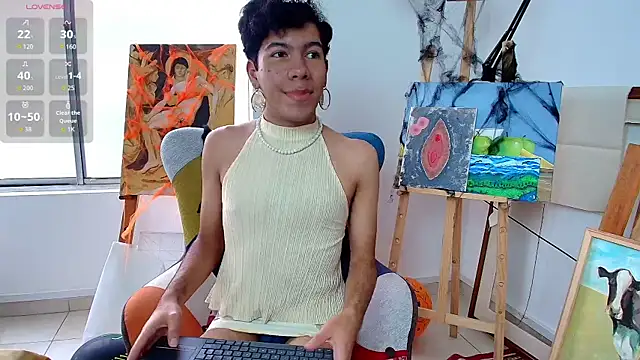 Snapshot of E_R_O_S_ chatting on November 5, 2025, 9:04 pm E R O S online show from November 5, 2025, 9:04 pm