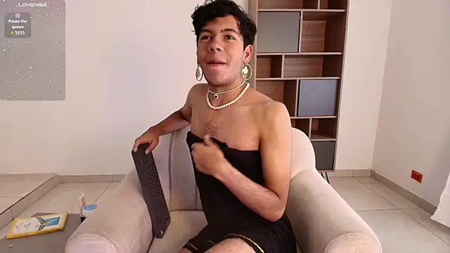 Snapshot of E_R_O_S_ chatting on November 16, 2025, 7:52 pm E R O S online show from November 16, 2025, 7:52 pm