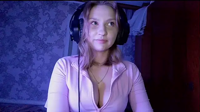 pr In cess  online show from October 3, 2025, 10:40 pm