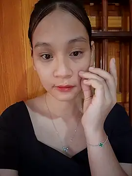 Snapshot of ChiecumBae chatting on October 3, 2025, 1:57 am ChiecumBae online show from October 3, 2025, 1:57 am