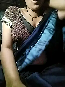 Snapshot of Hottestgirll chatting on November 23, 2025, 9:03 pm Hottestgirll online show from November 23, 2025, 9:03 pm