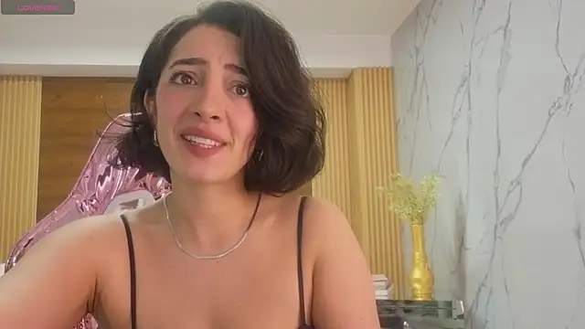 sara lopez s online show from May 19, 2026, 2:12 pm