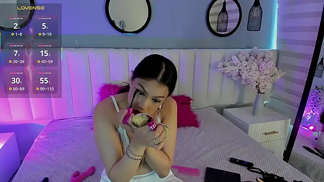 Mila Hank  online show from December 3, 2025, 12:25 pm