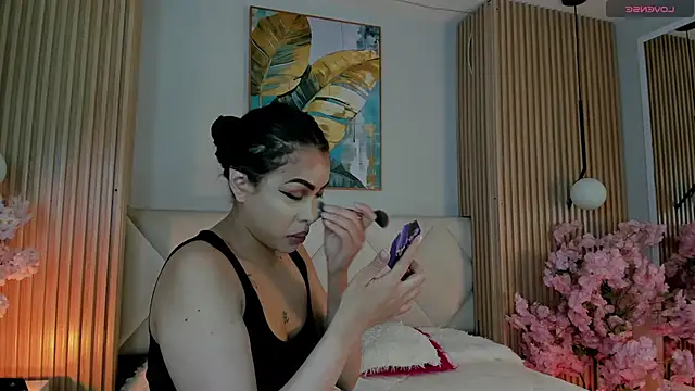 Mila Hank  online show from April 29, 2026, 12:09 pm