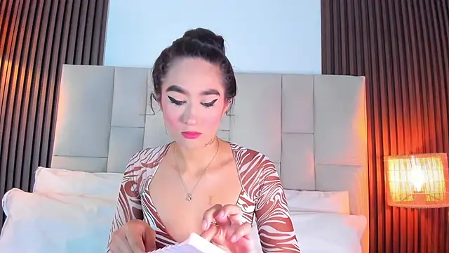 Snapshot of Nicolqueen_ chatting on June 23, 2026, 11:41 am Nicolqueen online show from June 23, 2026, 11:41 am