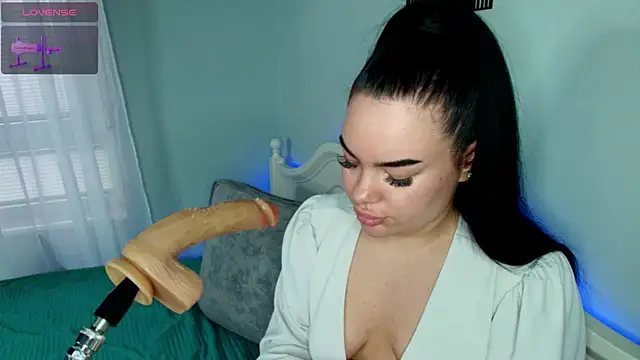 katerine Monroe online show from December 3, 2025, 6:32 am