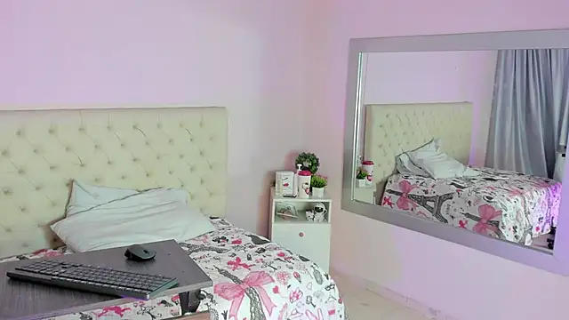 kiity horny  online show from February 19, 2026, 12:56 pm