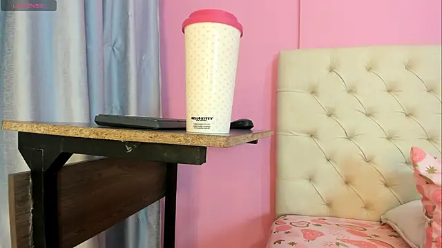Snapshot of kiity_horny_ chatting on May 7, 2026, 12:21 pm kiity horny online show from May 7, 2026, 12:21 pm