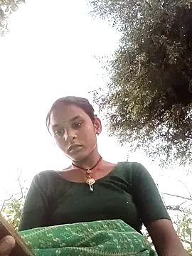 Snapshot of Idhika_Jha chatting on October 18, 2025, 12:28 pm Idhika Jha online show from October 18, 2025, 12:28 pm