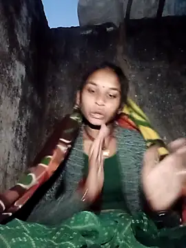 Snapshot of Idhika_Jha chatting on November 29, 2025, 12:46 am Idhika Jha online show from November 29, 2025, 12:46 am