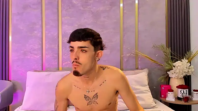 Snapshot of NikoStone_ chatting on November 11, 2025, 4:34 am NikoStone online show from November 11, 2025, 4:34 am