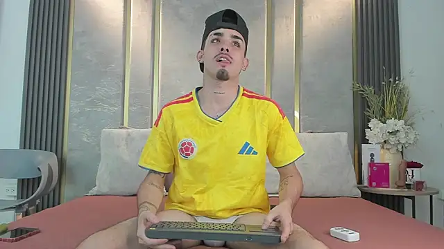 NikoStone  online show from June 28, 2026, 4:40 am