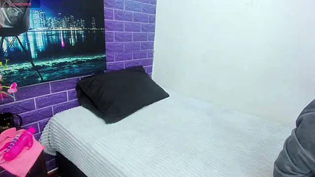 Snapshot of Cora_222 chatting on September 20, 2025, 11:11 am Cora 222 online show from September 20, 2025, 11:11 am