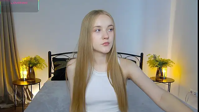 Snapshot of KumiKruz chatting on September 15, 2025, 1:22 pm KumiKruz online show from September 15, 2025, 1:22 pm