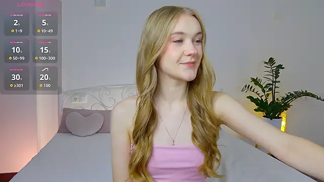 Snapshot of KumiKruz chatting on November 15, 2025, 2:35 pm KumiKruz online show from November 15, 2025, 2:35 pm