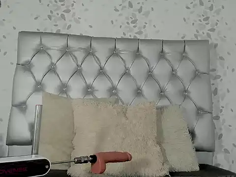 Snapshot of michelle_perla chatting on September 23, 2025, 7:28 pm michelle perla online show from September 23, 2025, 7:28 pm