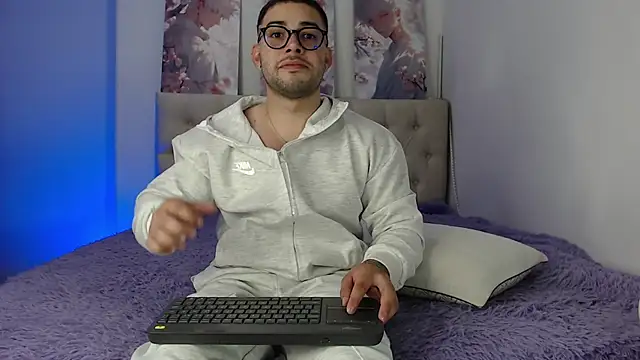 Snapshot of baby_mateo chatting on May 6, 2026, 2:29 am baby mateo online show from May 6, 2026, 2:29 am