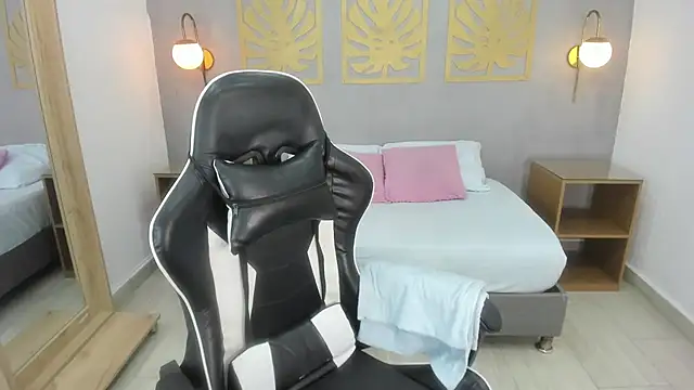 Snapshot of coral15_ chatting on October 3, 2025, 1:57 am coral15 online show from October 3, 2025, 1:57 am