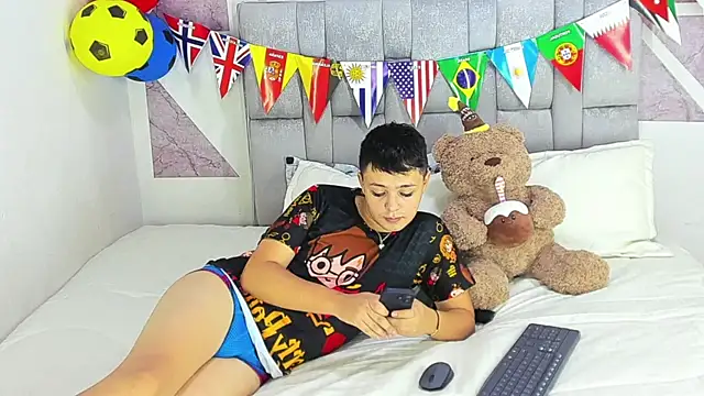 christopher Hot online show from June 24, 2026, 8:52 pm