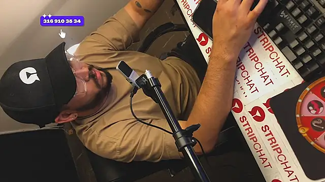 Snapshot of EstudioWCbogota chatting on December 3, 2025, 10:52 pm EstudioWCbogota online show from December 3, 2025, 10:52 pm