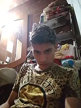 Snapshot of aispuro8505 chatting on January 11, 2026, 7:35 am aispuro8505 online show from January 11, 2026, 7:35 am