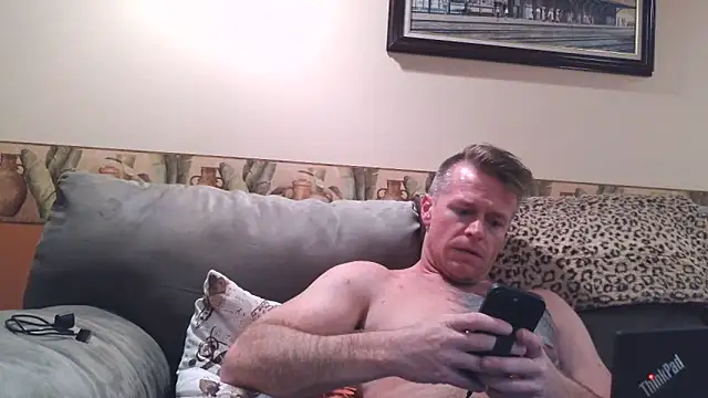 DILFiGuess11 online show from June 8, 2026, 4:02 am