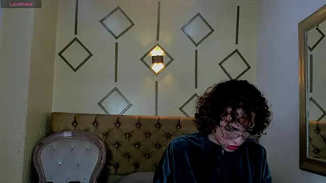 Snapshot of Aaron_Fordd chatting on September 18, 2025, 1:13 pm Aaron Fordd online show from September 18, 2025, 1:13 pm