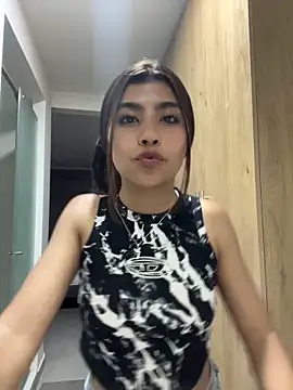 DianeSuns  online show from April 26, 2026, 3:37 am