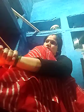 Jooli xx online show from February 5, 2026, 2:11 pm