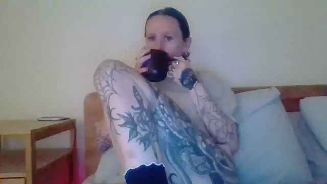 liltiddygoffwaifu online show from October 21, 2025, 7:25 pm