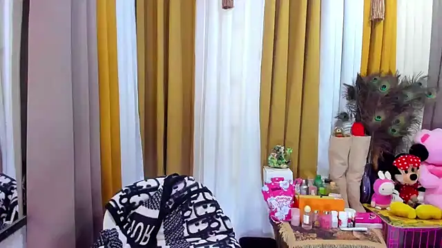 imallyoures69 online show from September 18, 2025, 8:27 am